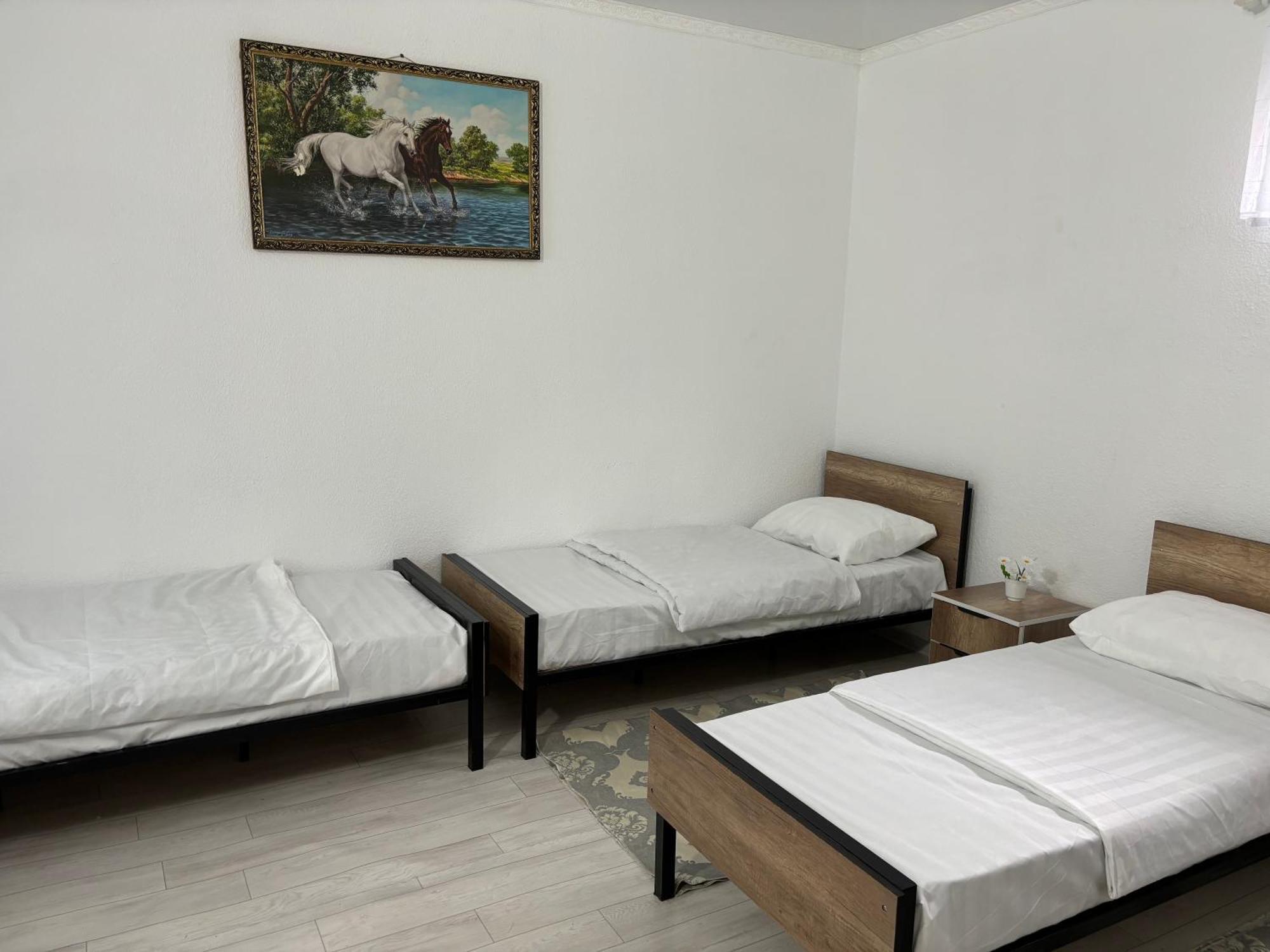 Hostel,Halal Хостел,Халал Tokmok Exterior foto