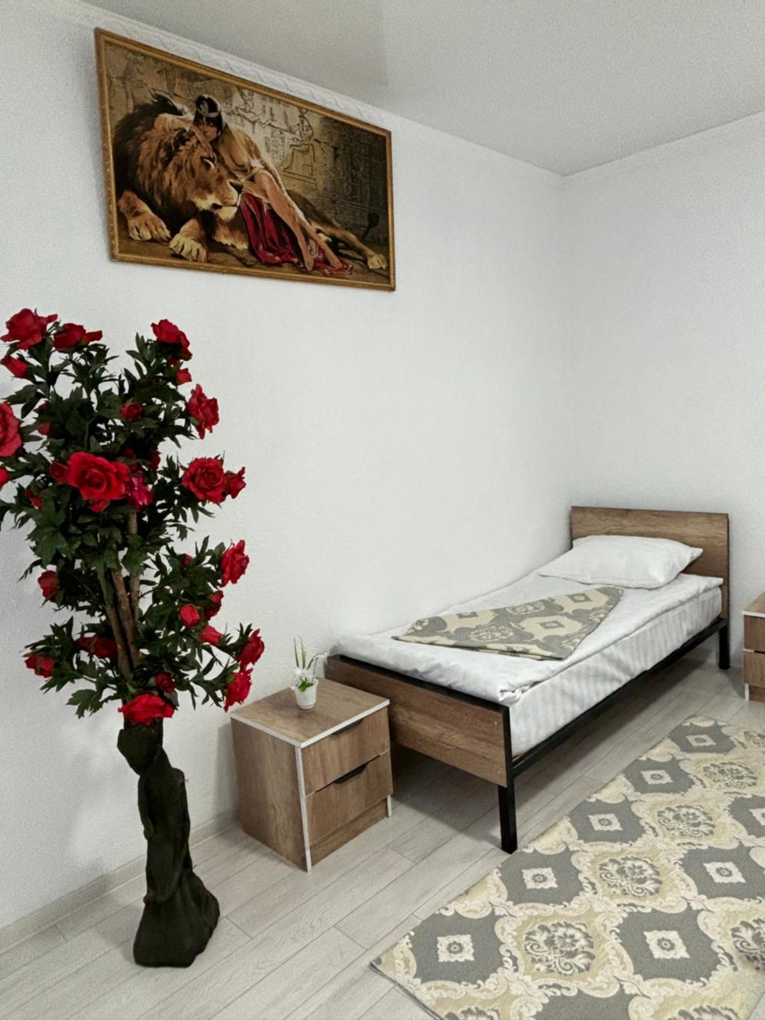 Hostel,Halal Хостел,Халал Tokmok Exterior foto