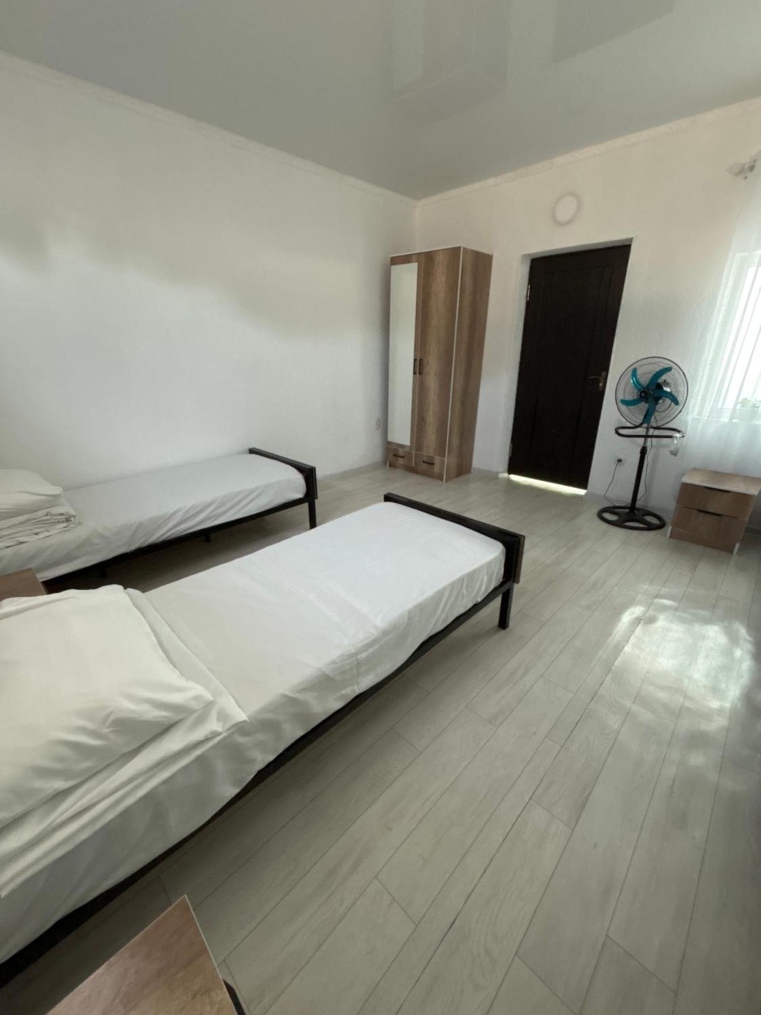 Hostel,Halal Хостел,Халал Tokmok Exterior foto