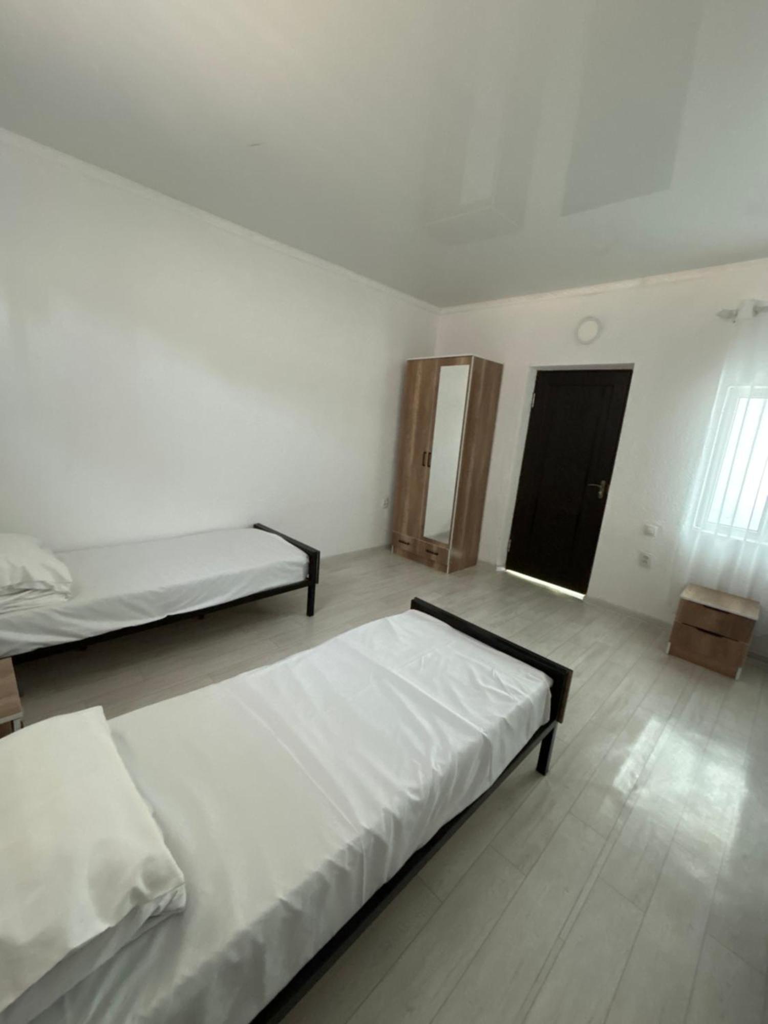 Hostel,Halal Хостел,Халал Tokmok Exterior foto